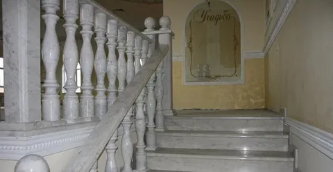 تصویر 4 از سنگ مرمریت صلصالی جلوه قرمز طبیعی با بافت هماهنگ